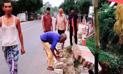 খোকসায় সড়কের ব্রিজ যেন মরণ ফাঁদ 