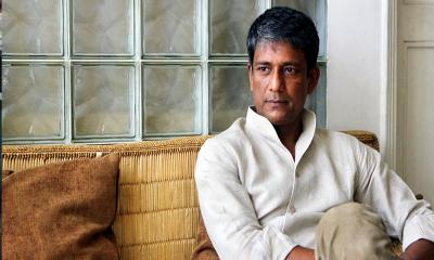 ভূমিকম্পে ঘরছাড়া অভিনেতা আদিল হুসেন!