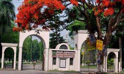 ইবি ক্যাম্পাস বাসের হেল্পার কতৃক শিক্ষার্থীকে মারধরের অভিযোগ