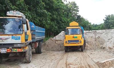 মানিকছড়িতে অবৈধ বালু উত্তোলন, দুই ব্যক্তিকে জরিমানা