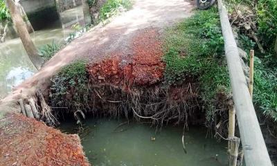 সড়ক যেন মরণ ফাঁদ, মৃত্যুঝুঁকি নিয়ে চলাচল