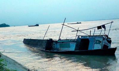 কুষ্টিয়ায় দুই নৌকার সংঘর্ষ, একজন নিখোঁজ