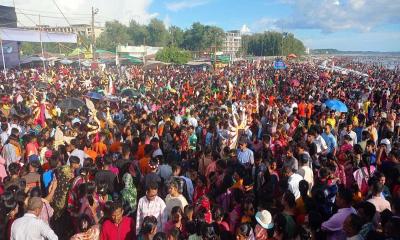 কক্সবাজার সৈকতে সম্প্রীতির মিলন মেলা