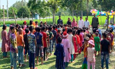 ঝরে পড়া শিশুরা শিক্ষা নিচ্ছে শেখ রাসেলের শ্রেণিকক্ষে