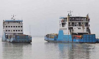 পাটুরিয়া-দৌলতদিয়া নৌরুটে ফেরি চলাচল ব্যাহত