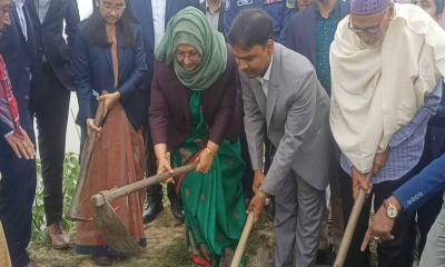 নেত্রকোনায় ফসল রক্ষায় বাঁধ নির্মাণ কাজের উদ্বোধন