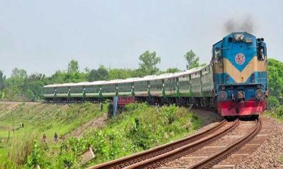 ট্রেনে কাটা পড়ে ৩ জনের মৃত্যু