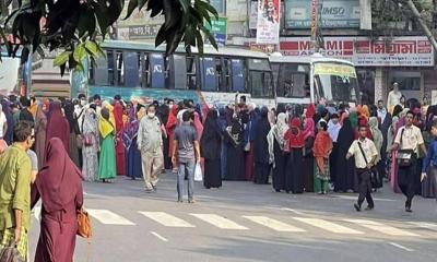 রাজধানীতে পোশাক শ্রমিকদের বিক্ষোভ, যান চলাচল বন্ধ