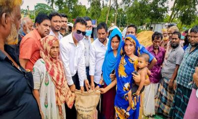 মাধবপুরে বেদে সম্প্রদায় পরিবারের মাঝে উপহার সামগ্রী বিতরণ