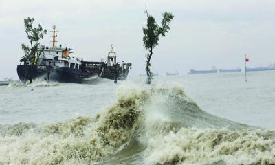 উপকূলে সিত্রাংয়ের তাণ্ডব