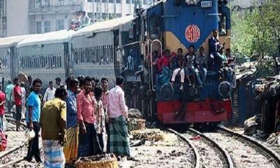 কারওয়ান বাজারে ট্রেনের ধাক্কায় কাঠ ব্যবসায়ীর মৃত্যু