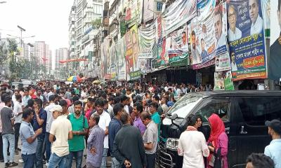 নয়াপলটনে বিএনপি নেতাকর্মীদের ভিড়