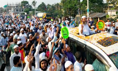 বরিশালে মেয়র প্রার্থী ফয়জুল করীমের শোডাউন