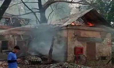 টালিগঞ্জে স্টুডিওতে অগ্নিকাণ্ড, একাংশ পুড়ে ছাই