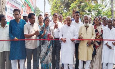 কোটালীপাড়ায় বঙ্গবন্ধুর ম্যুরাল নির্মাণ কাজের উদ্বোধন