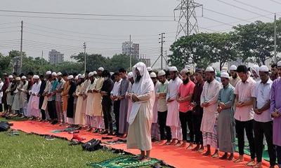 বৃষ্টির জন্য ইসতিসকার নামাজ পড়ালেন শায়খ আহমাদুল্লাহ