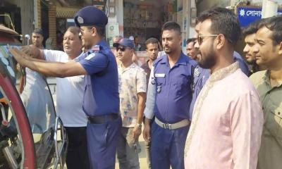 চুরি ঠেকাতে সিএনজি অটো রিক্সায় স্টিকার সংযোজন