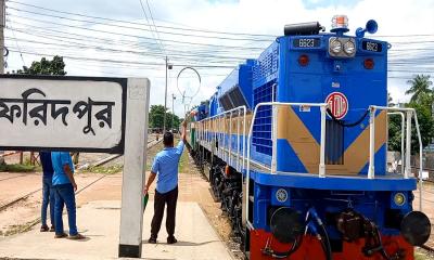 পদ্মাসেতু-ভাঙ্গা রেলপথ: ফরিদপুর থেকে ছেড়ে গেল ট্রায়াল ট্রেন