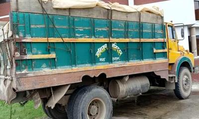 ট্রাকের চাকায় পিষ্ট হয়ে শিক্ষক নিহত
