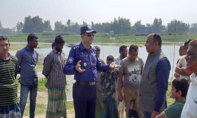 কাটাখালি নদীতে নৌ পুলিশের অভিযান, আটক ১