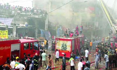 আগুন আতঙ্কে ব্যবসায়ীরা