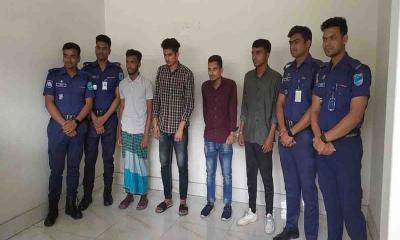 শিশুটিকে কাছে রাখতেই এমন নাটক সাজান স্কুলশিক্ষিকা