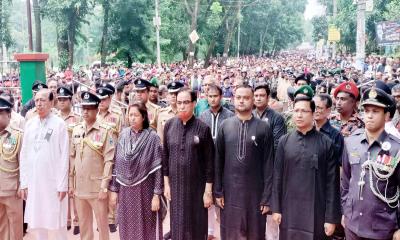 কুমিল্লায় বঙ্গবন্ধুর প্রতিকৃতিতে শ্রদ্ধা