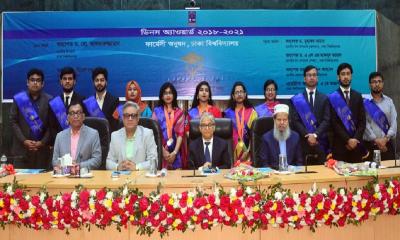 ঢাবি ফার্মেসী অনুষদের ডিনস্ অ্যাওয়ার্ড পেলেন ১২ শিক্ষার্থী