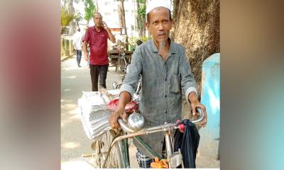 পত্রিকা বিক্রির ৩৭ বছর