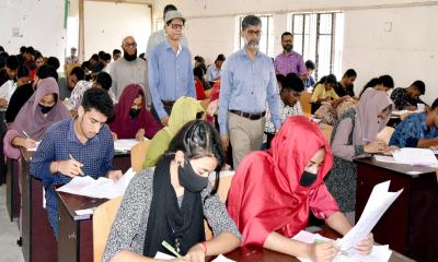 খুবি উপকেন্দ্রে ঢাবির ভর্তি পরীক্ষায় শেষ দিনে উপস্থিতি ৯৪ শতাংশ