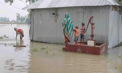 লালমনিরহাটের পাঁচ উপজেলার মানুষ পানিবন্দী