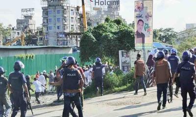 সোনারগাঁয়ে পুলিশ -বিএনপি সংঘর্ষ: পুলিশসহ আহত ১৫