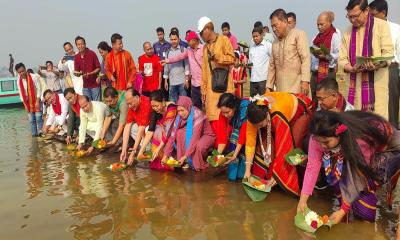 ফুল ভাসানোর মধ্যদিয়ে পাহাড়ে বৈসাবী উৎসব শুরু