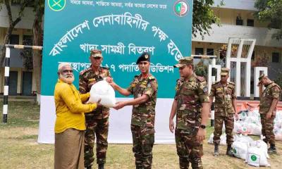 মাধবপরে দুস্তদের মাঝে সেনাবাহিনীর খাদ্য সামগ্রী বিতরণ