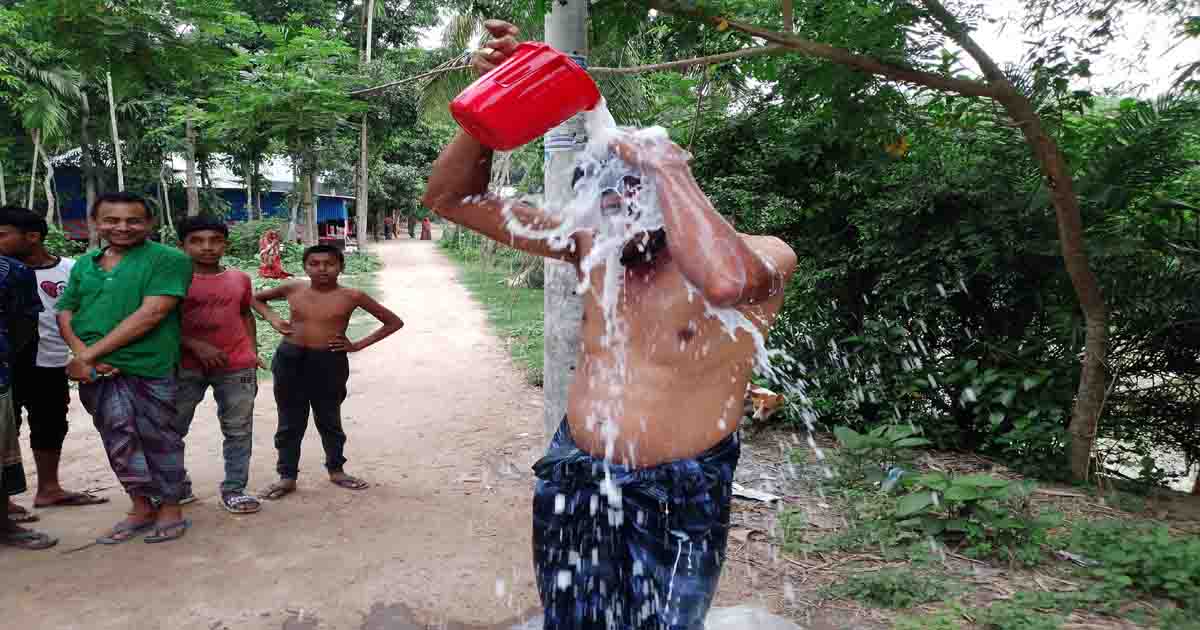 স্ত্রীর দেয়া মামলা খারিজ, দুধ দিয়ে গোসল