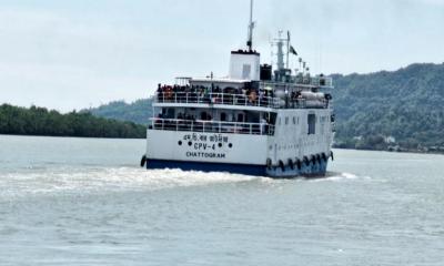 সেন্টমার্টিনে দুই শতাধিক পর্যটক আটকা