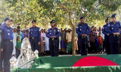 রাষ্ট্রীয় মর্যাদায় শায়িত হলেন বীরমুক্তিযোদ্ধা সাদুল্ল্যাহ