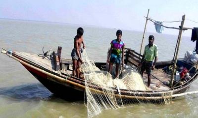 ঋণ-দাদনে দিশেহারা জেলেরা