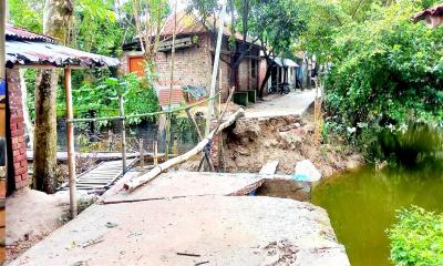 বছর না যেতেই ধসে পড়ল ২ লাখ টাকার কালভার্ট