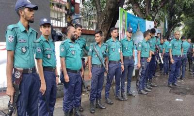 বিএনপির মানববন্ধন, প্রেসক্লাব ঘিরে সতর্ক অবস্থানে পুলিশ