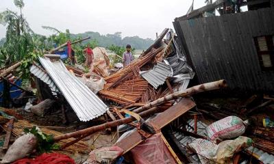 সালথায় তিন মিনিটের ঝড়ে ৩০ বসতঘর বিধ্বস্ত, ফসলের ব্যাপক ক্ষতি