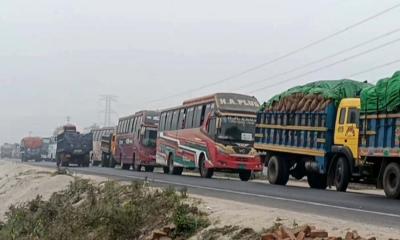 ঢাকা-টাঙ্গাইল মহাসড়কে ১৩ কিলোমিটার যানজট