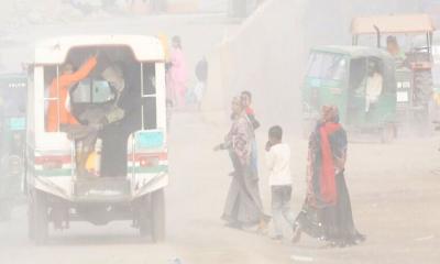 দূষিত শহরের তালিকায় আজও শীর্ষে ঢাকা