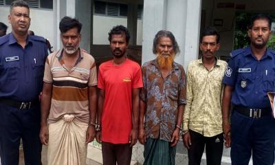 খাবারে বিষ মিশিয়ে অজ্ঞান করে সর্বস্ব লুটে নিতে গিয়ে আটক ৪
