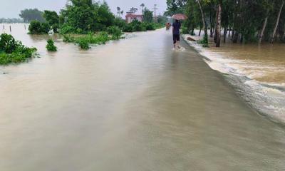 আখাউড়ায় বন্যা পরিস্থিতির অবনতি, আন্তর্জাতিক সড়কে পানি