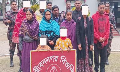 মহেশপুর সীমান্তে নারী-শিশুসহ আটক ২৪