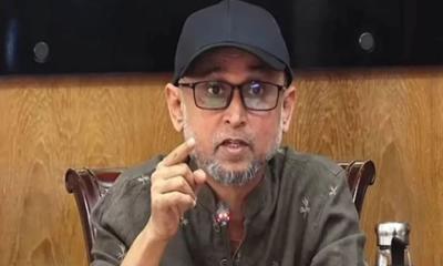 হাসিনার দোসররা চারুকলায় ফ্যাসিবাদের মুখাবয়ব পুড়িয়ে দিয়েছে