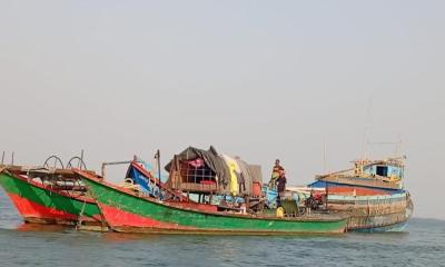 ৪ কোটি টাকার বিনিয়োগে ইজারা, সীমাহীন জটিলতায় ক্ষতিগ্রস্ত নৌচ্যানেল ইজারাদার