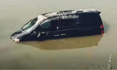 কালিয়াকৈরে জলাশয় থেকে দামি গাড়ি উদ্ধার