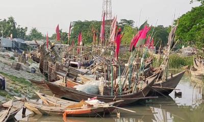 নিষেধাজ্ঞায় সহায়তা মেলেনি—দুর্ভোগে ৬৫ হাজার জেলে